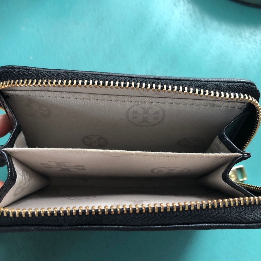 Tory Burch wallet - Picture 2 of 4